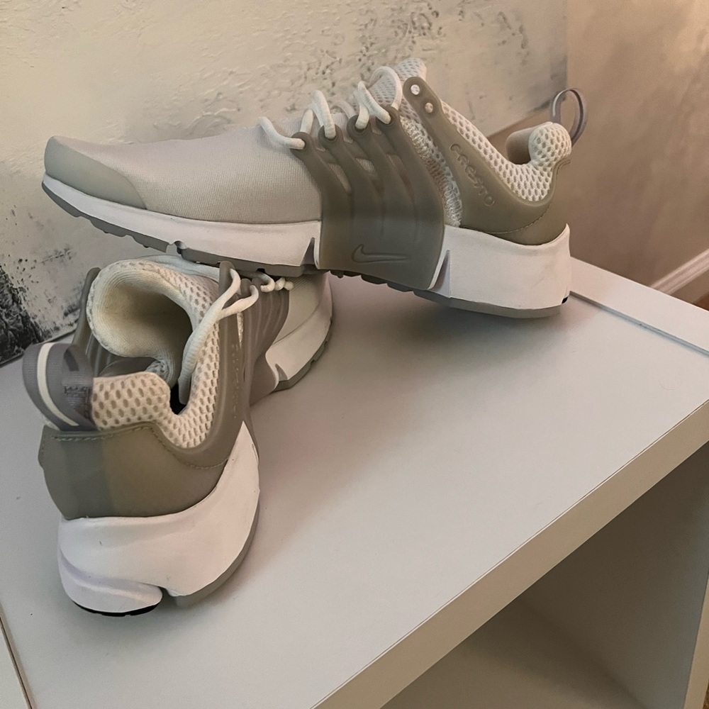 COPY - Nike Prestos - Picture 2 of 3